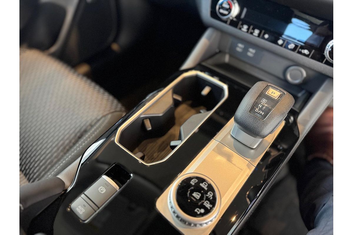 2025 Mitsubishi Outlander ES ZM