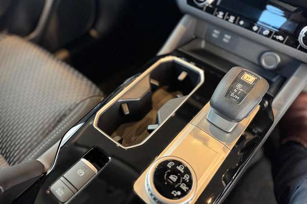 2025 Mitsubishi Outlander ES ZM