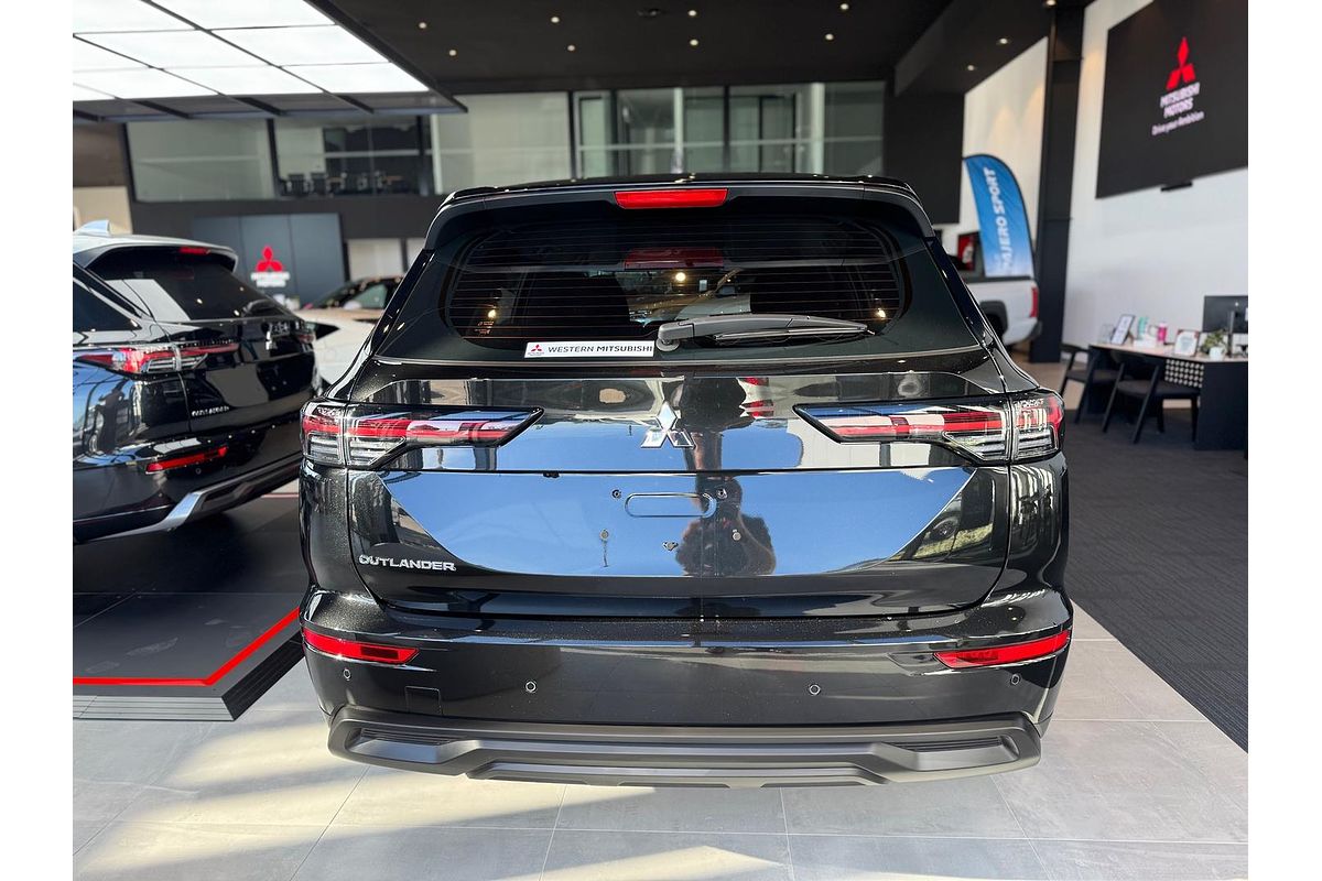 2025 Mitsubishi Outlander ES ZM