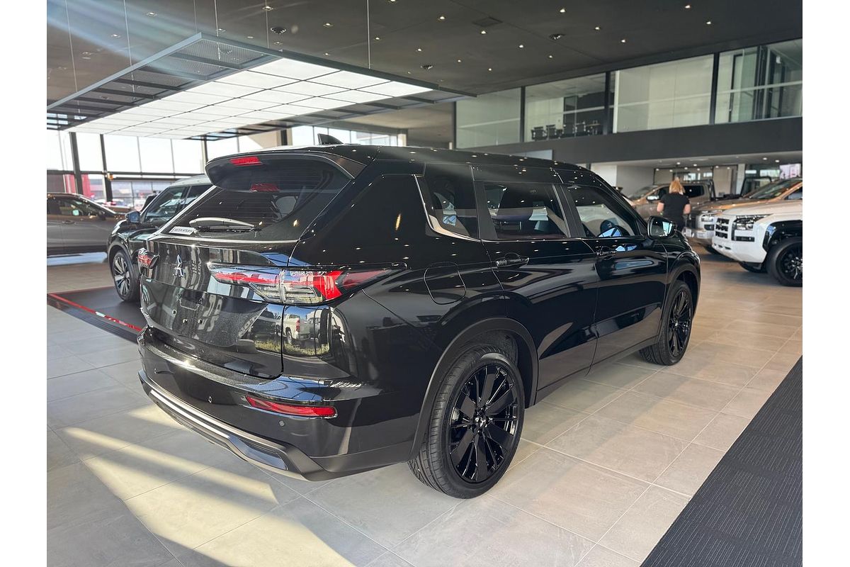 2025 Mitsubishi Outlander ES ZM