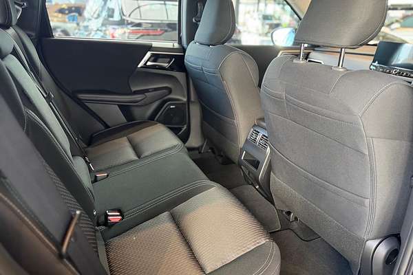 2025 Mitsubishi Outlander ES ZM