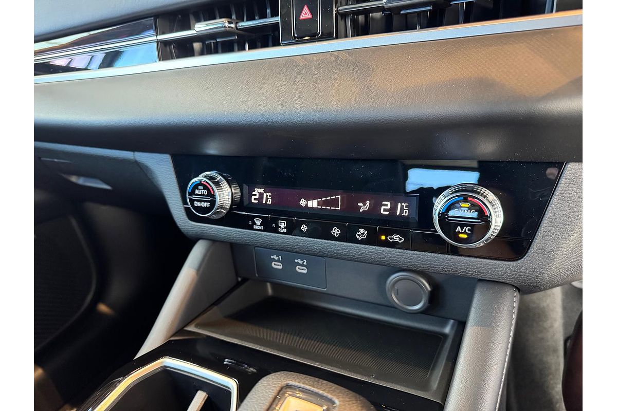 2025 Mitsubishi Outlander ES ZM