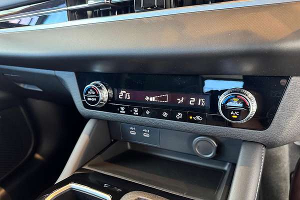 2025 Mitsubishi Outlander ES ZM