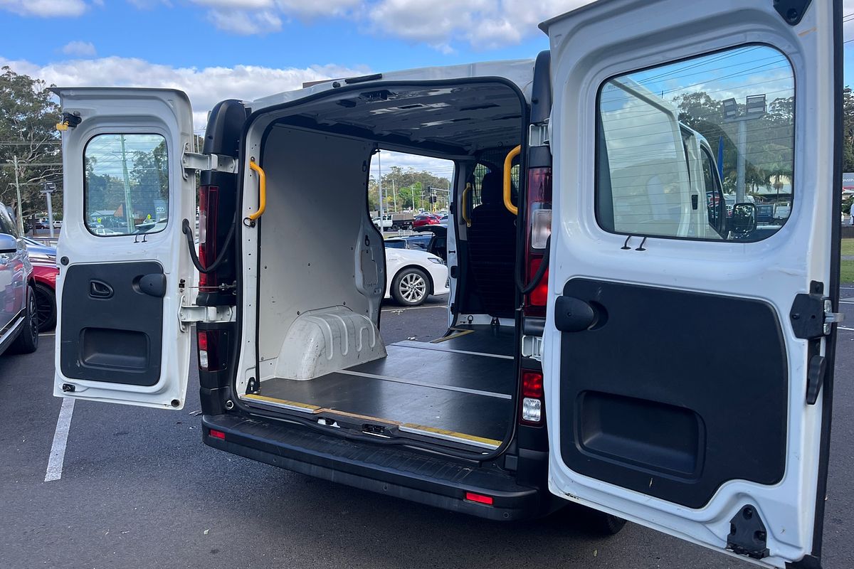 2020 Mitsubishi Express GLX SN SWB