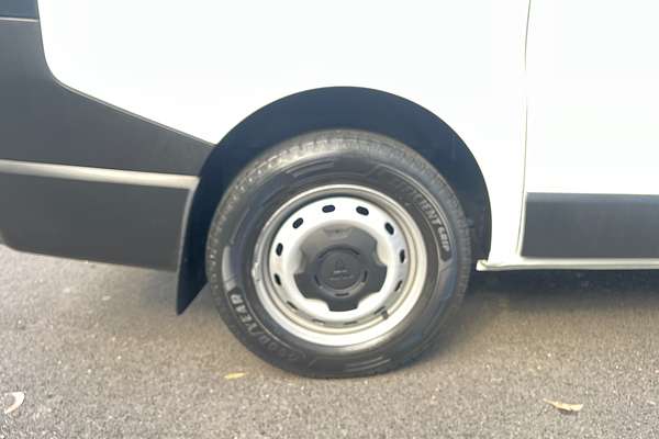 2020 Mitsubishi Express GLX SN SWB