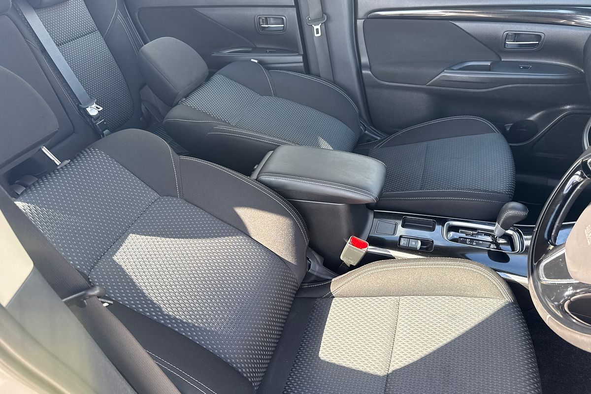 2019 Mitsubishi Outlander ES ZL