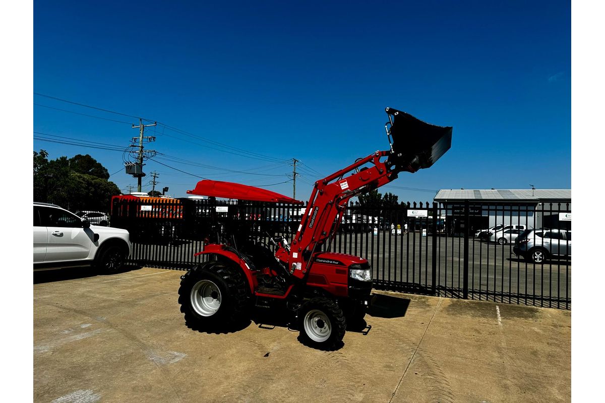 2025 Mahindra MAX28A TRACTOR WITH LOADER AND 4 IN 1 BUCKET