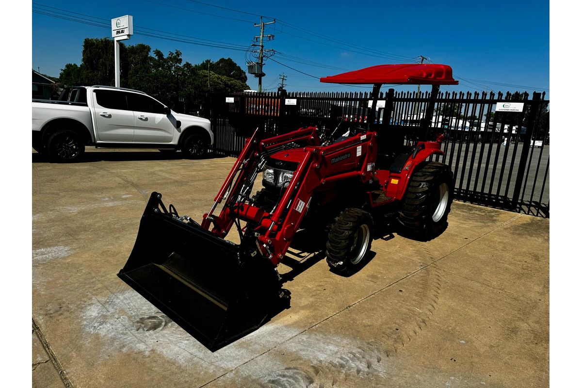 2025 Mahindra MAX28A TRACTOR WITH LOADER AND 4 IN 1 BUCKET