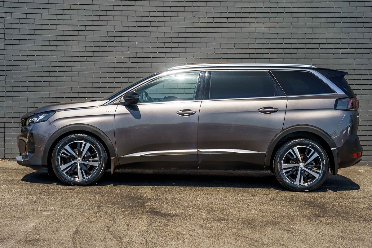 2021 Peugeot 5008 GT P87