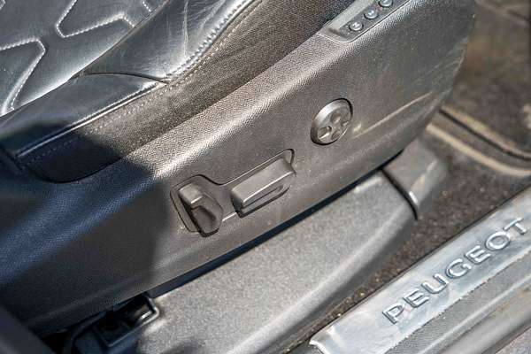 2021 Peugeot 5008 GT P87