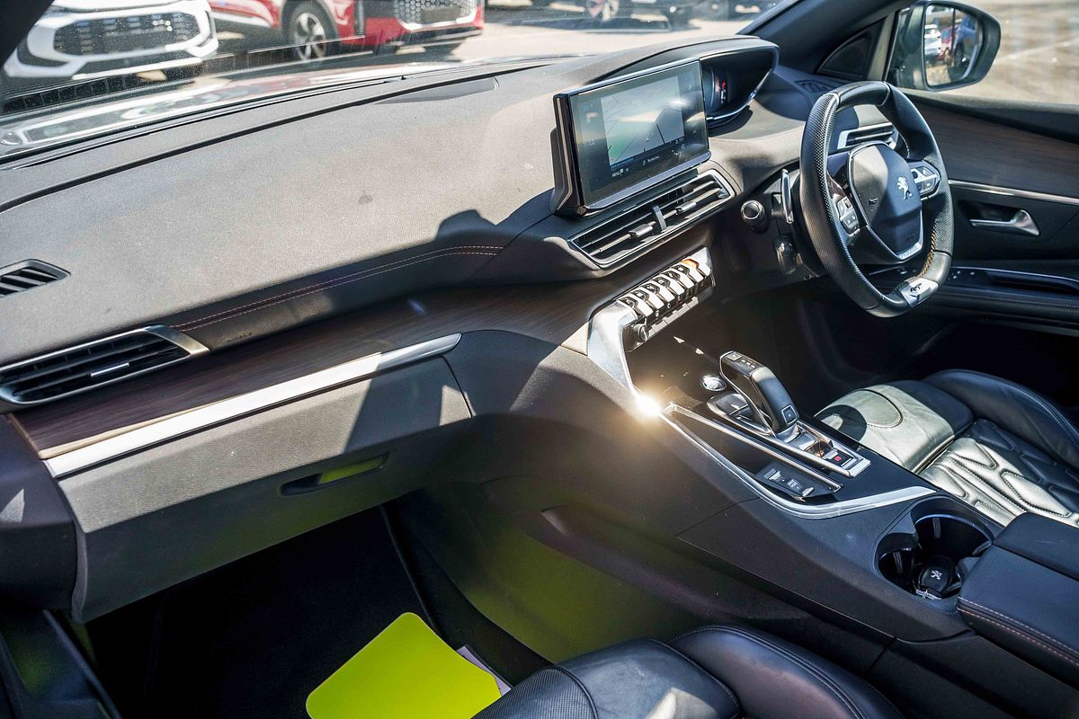 2021 Peugeot 5008 GT P87