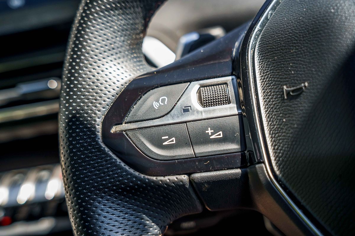 2021 Peugeot 5008 GT P87