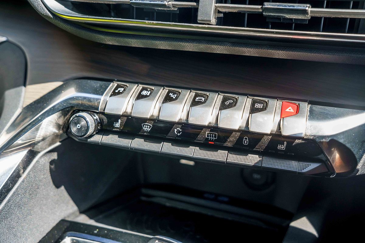 2021 Peugeot 5008 GT P87