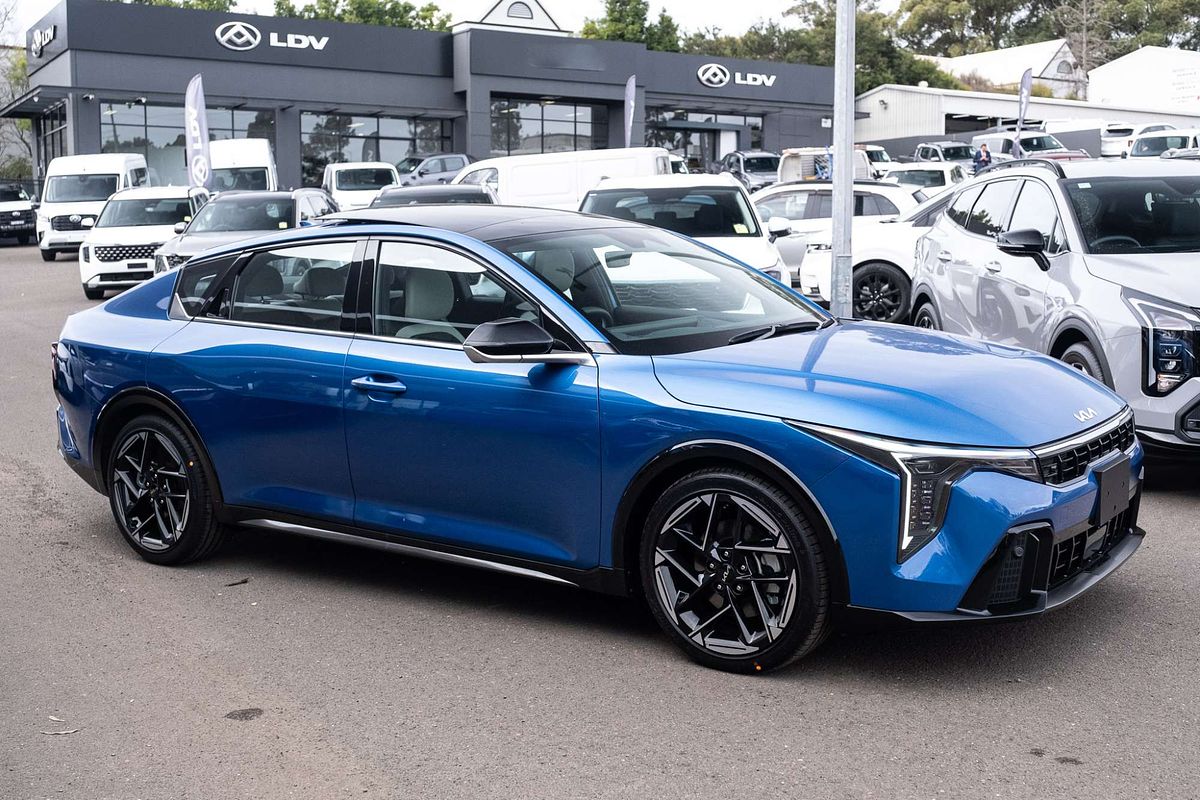 2025 Kia K4 GT-Line CL4m