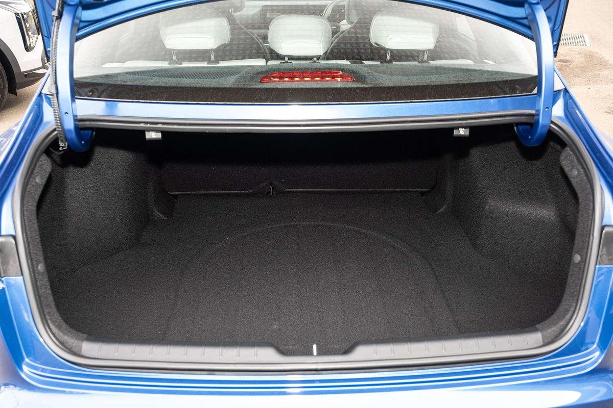 2025 Kia K4 GT-Line CL4m