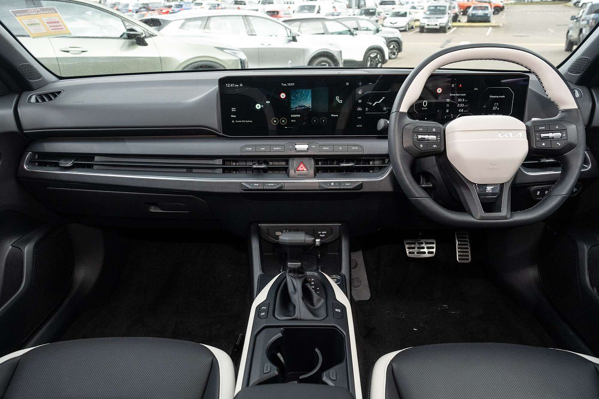 2025 Kia K4 GT-Line CL4m