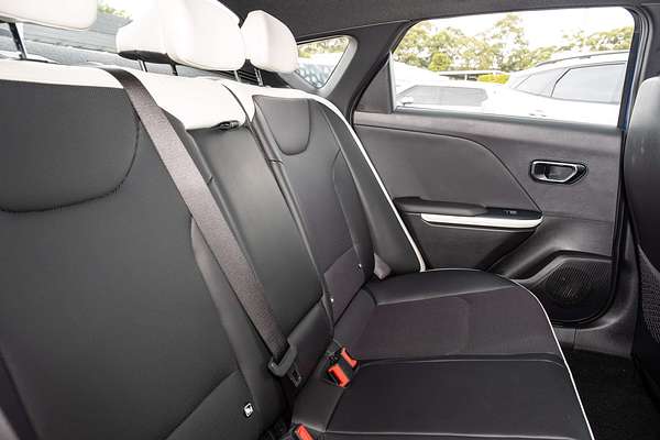 2025 Kia K4 GT-Line CL4m