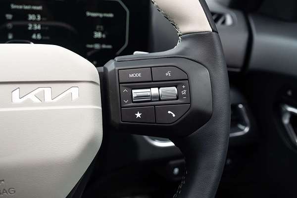 2025 Kia K4 GT-Line CL4m