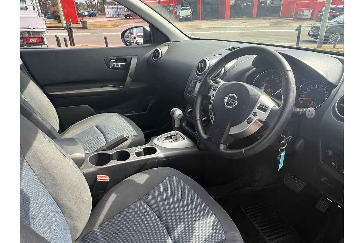 2013 Nissan Dualis +2 ST J10 Series 4