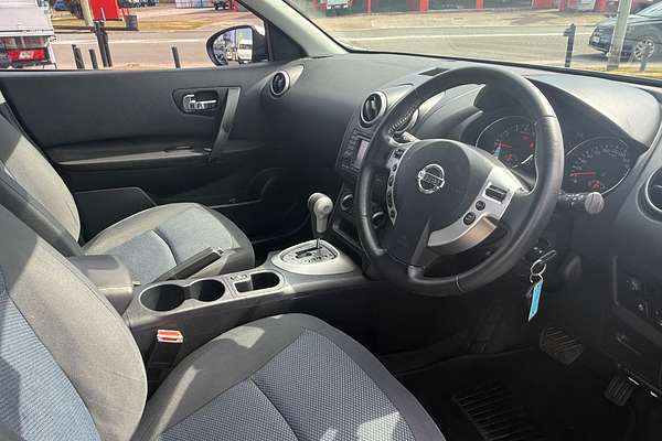2013 Nissan Dualis +2 ST J10 Series 4
