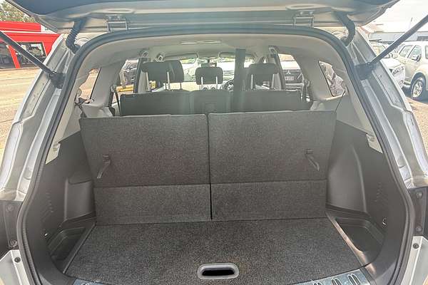2013 Nissan Dualis +2 ST J10 Series 4