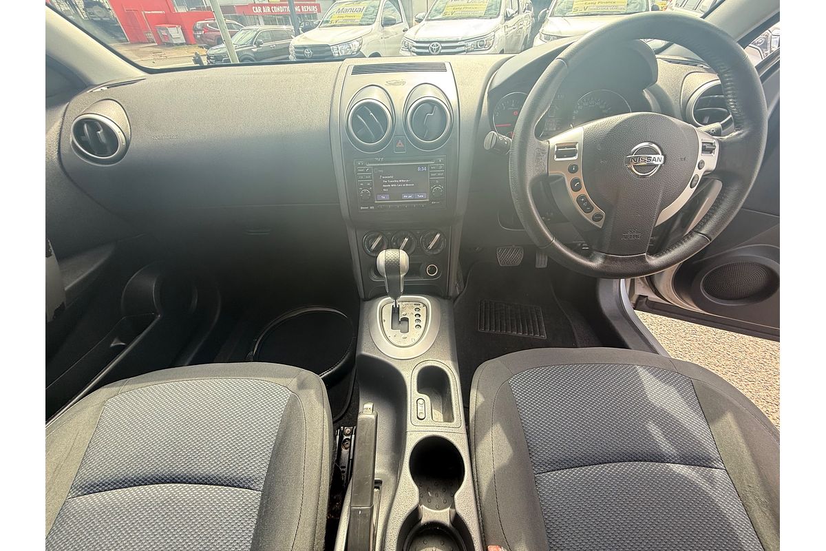 2013 Nissan Dualis +2 ST J10 Series 4