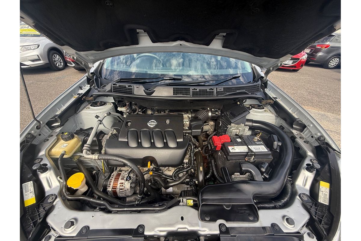 2013 Nissan Dualis +2 ST J10 Series 4