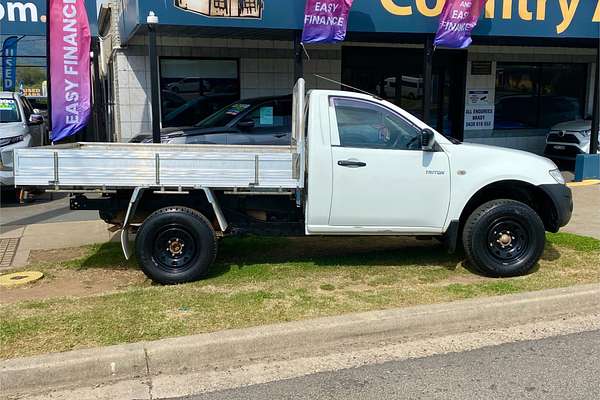 2014 Mitsubishi Triton GL MN
