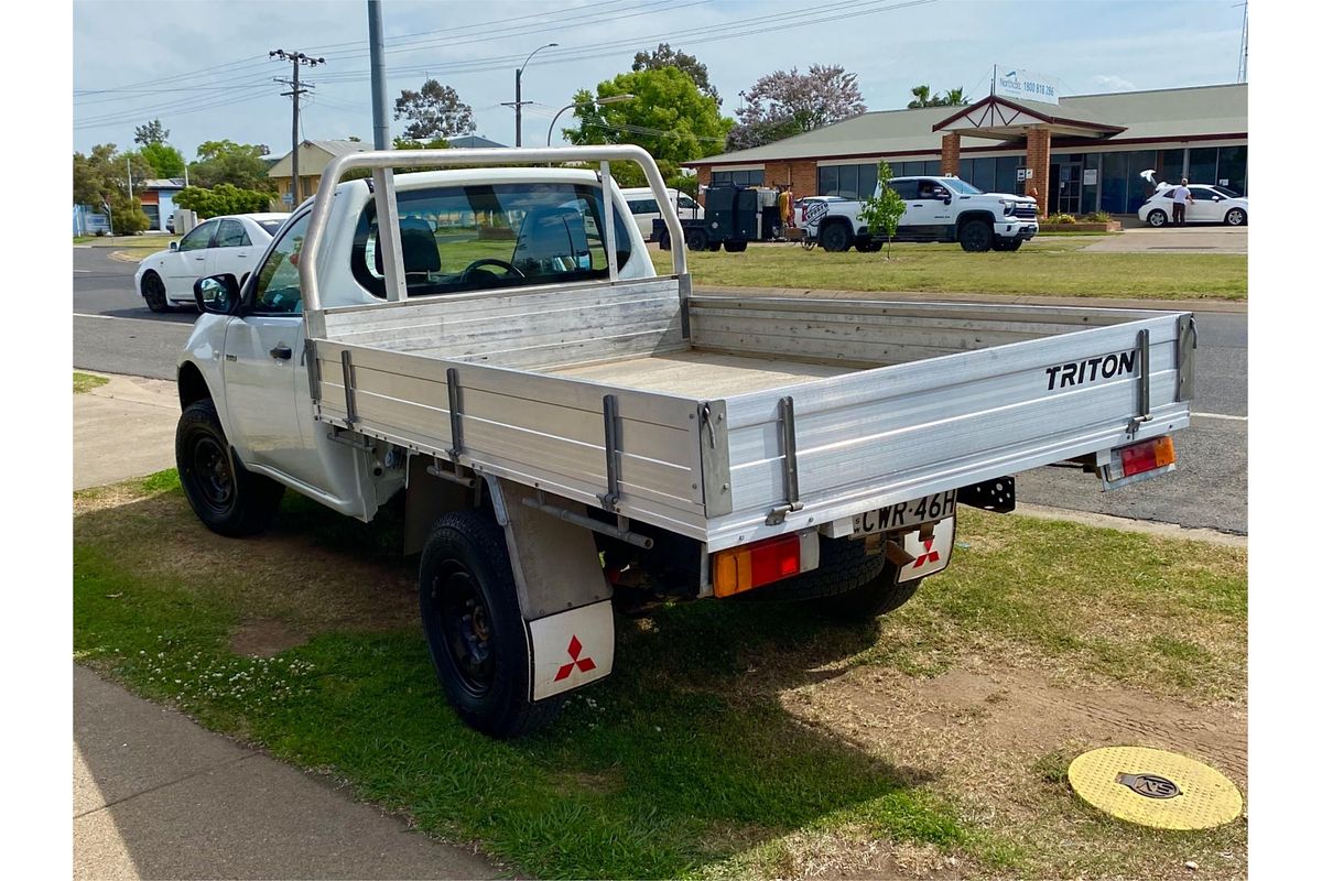 2014 Mitsubishi Triton GL MN