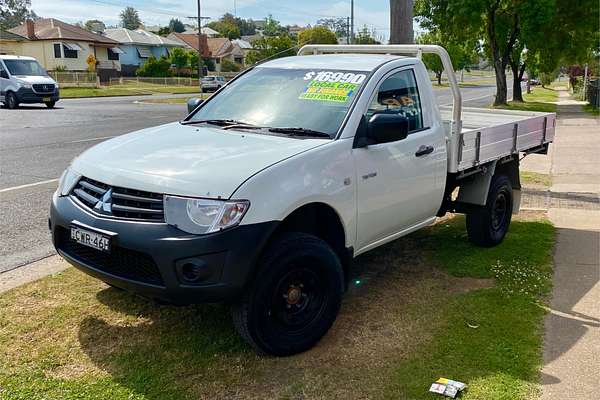 2014 Mitsubishi Triton GL MN