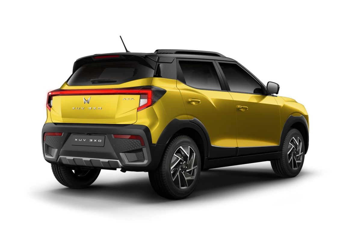 2025 Mahindra XUV3XO AX7L