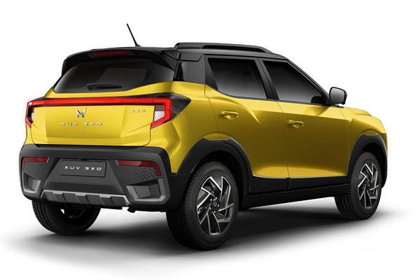 2025 Mahindra XUV3XO AX7L