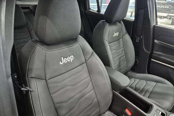 2024 Jeep Avenger Summit JJ