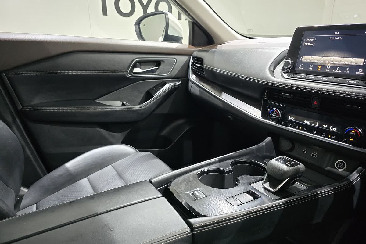 2023 Nissan X-TRAIL ST-L T33