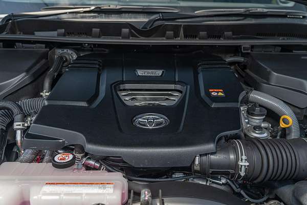 2023 Toyota Landcruiser Sahara FJA300R
