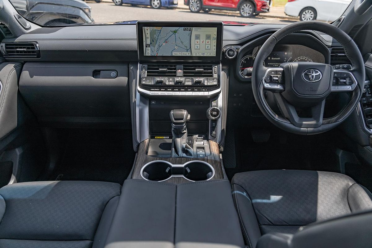 2023 Toyota Landcruiser Sahara FJA300R
