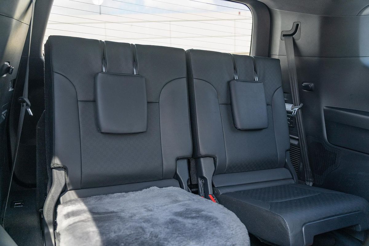 2023 Toyota Landcruiser Sahara FJA300R