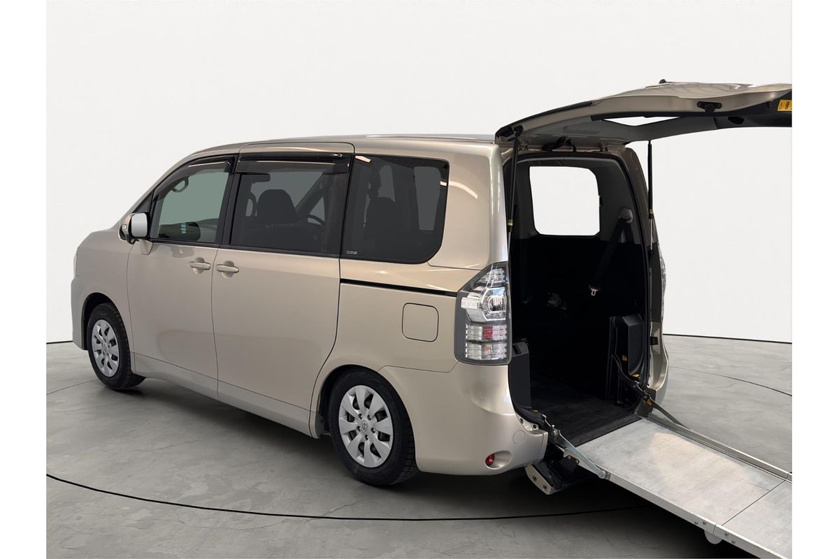 2012 Toyota Voxy XL Edition Welcab ZRR70