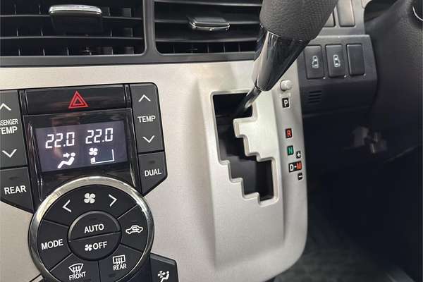 2012 Toyota Voxy XL Edition Welcab ZRR70