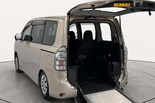 2012 Toyota Voxy XL Edition Welcab ZRR70