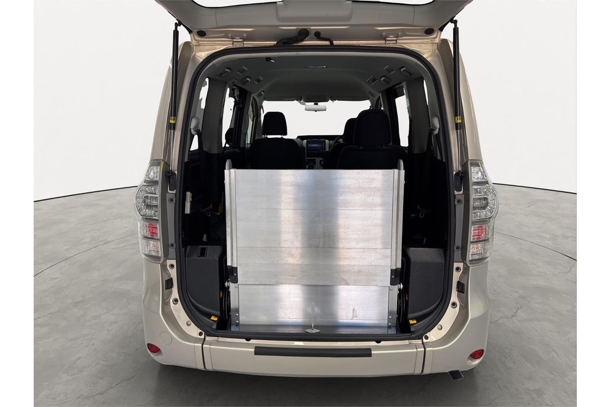 2012 Toyota Voxy XL Edition Welcab ZRR70