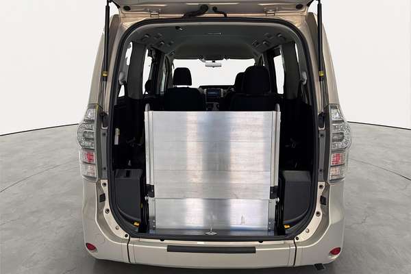 2012 Toyota Voxy XL Edition Welcab ZRR70