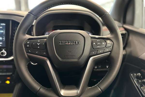 2025 Isuzu MU-X X-TERRAIN