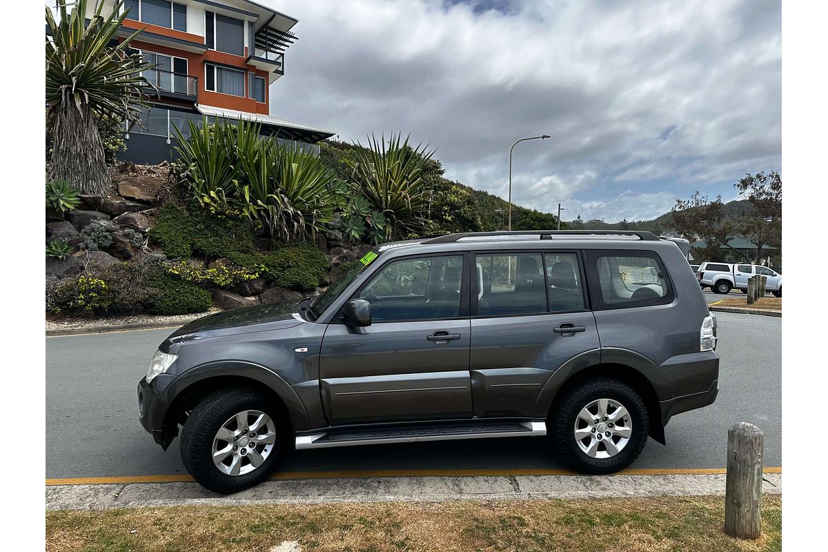 2013 Mitsubishi Pajero GLX-R NW
