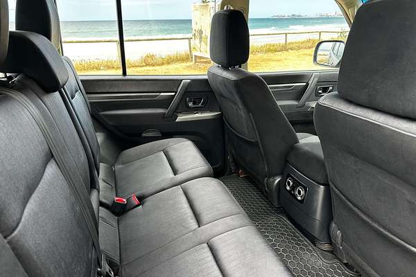 2013 Mitsubishi Pajero GLX-R NW