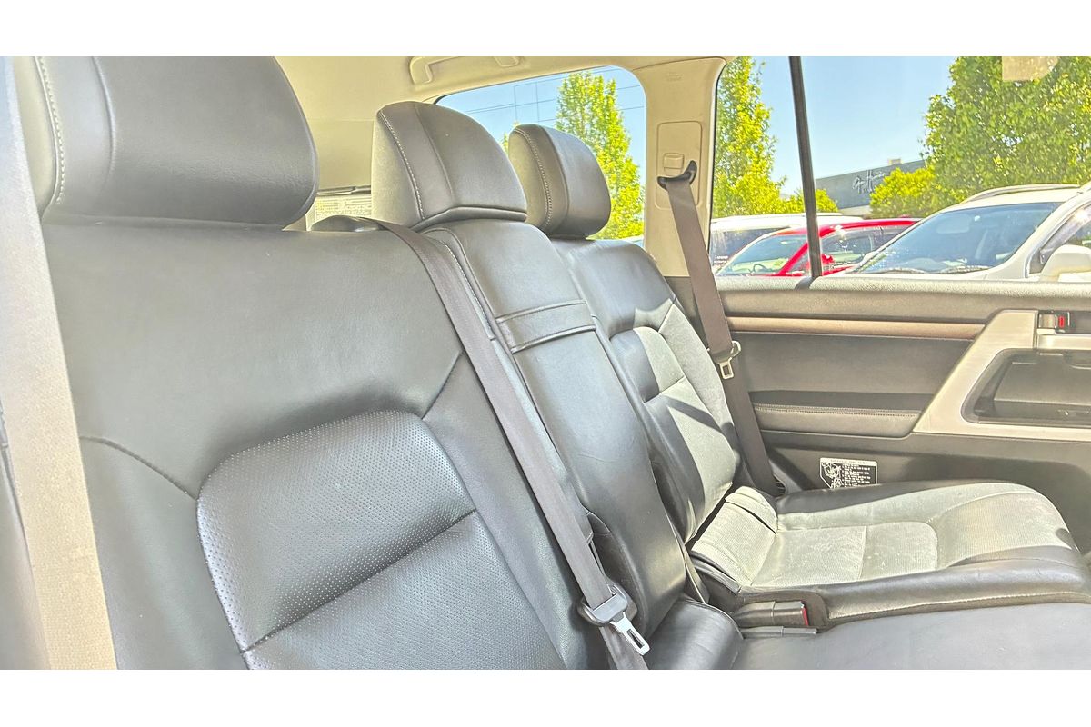 2016 Toyota Landcruiser Sahara VDJ200R