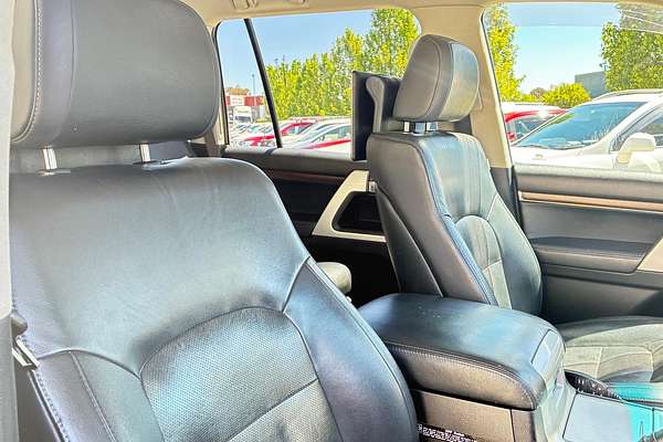 2016 Toyota Landcruiser Sahara VDJ200R