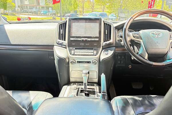 2016 Toyota Landcruiser Sahara VDJ200R
