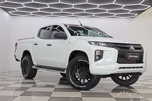 2022 Mitsubishi Triton GLX+ MR 4X4