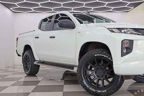 2022 Mitsubishi Triton GLX+ MR 4X4
